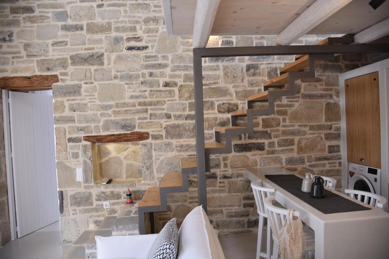 Laini Luxury Suites Pombia Dış mekan fotoğraf